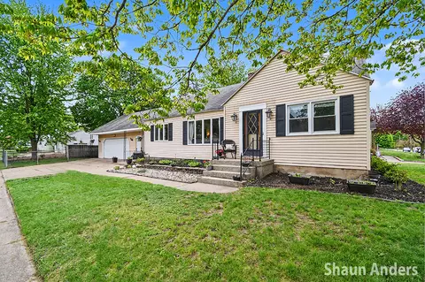 2024 30th St SW, Wyoming, MI 49519