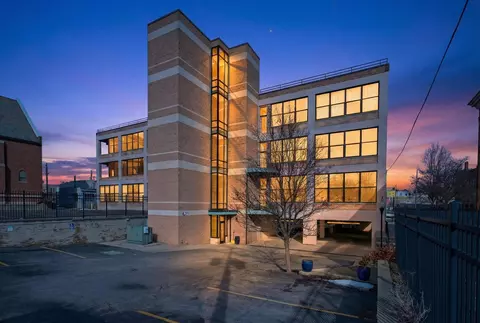 109 W Washington Ave #16, Jackson, MI 49201