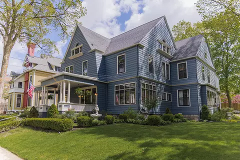226 College Ave SE, Grand Rapids, MI 49503