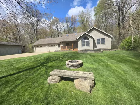 515 E General St, Sheridan, MI 48884