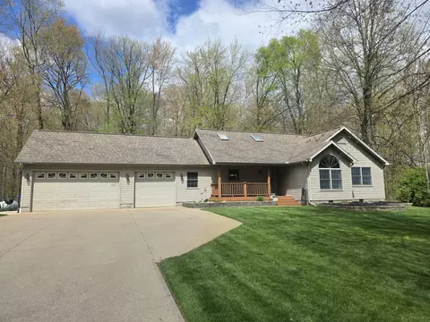 Exterior - 515 E General St, Sheridan, MI 48884 photo 2 of 5