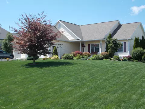 3846 Stoneridge Dr, Traverse City, MI 49684