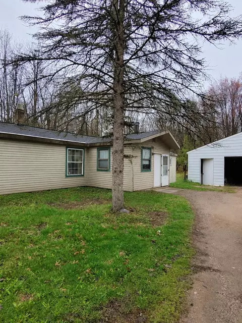 2995 S Tyndall Rd, Branch, MI 49402