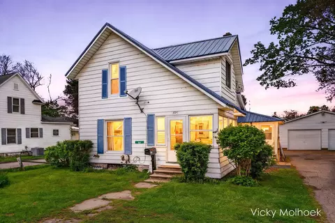 521 W Court St, Hastings, MI 49058