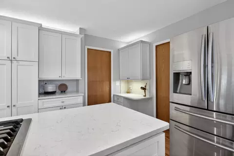 Kitchen - 4530 Eagle Dr, Jackson, MI 49201 photo 4 of 7