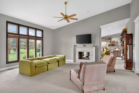 Living - 4530 Eagle Dr, Jackson, MI 49201 photo 2 of 5