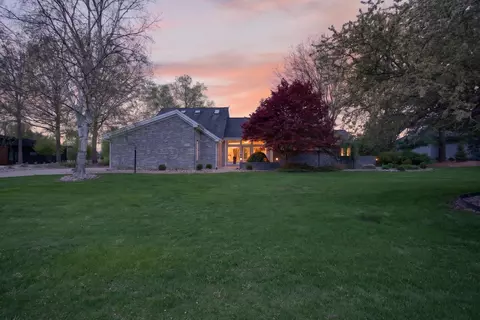 Exterior - 4530 Eagle Dr, Jackson, MI 49201 photo 4 of 6