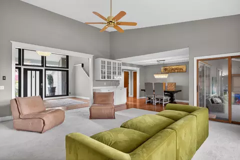 Living - 4530 Eagle Dr, Jackson, MI 49201 photo 4 of 5