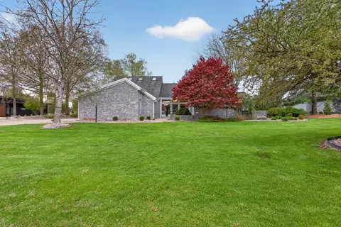 4530 Eagle Dr, Jackson, MI 49201