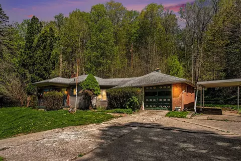 8976 Division Ave S, Byron Center, MI 49315