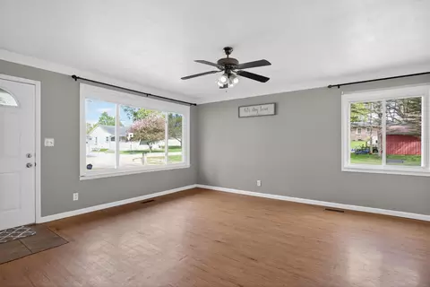 Living - 3455 Acacia Blvd, Jackson, MI 49203 photo 1 of 6