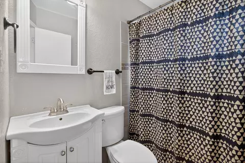 Bath - 3455 Acacia Blvd, Jackson, MI 49203 photo 1 of 2