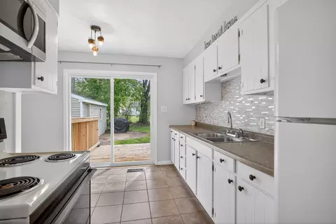Kitchen - 3455 Acacia Blvd, Jackson, MI 49203 photo 1 of 4
