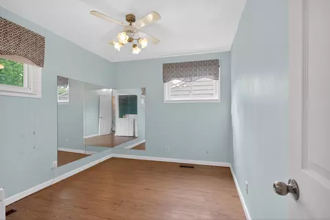 Bedroom - 3455 Acacia Blvd, Jackson, MI 49203 photo 2 of 3