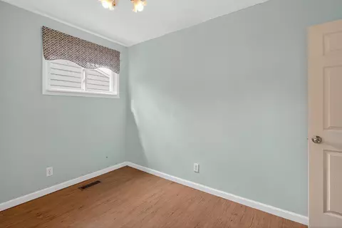 Bedroom - 3455 Acacia Blvd, Jackson, MI 49203 photo 3 of 3