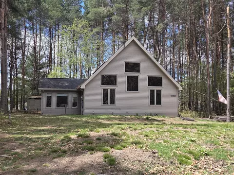 7709 Lakeview Dr, Canadian Lakes, MI 49346
