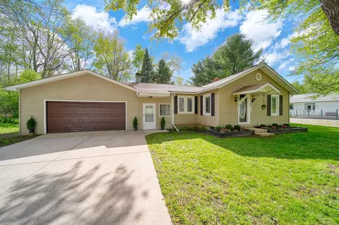 5140 Clinton Rd, Jackson, MI 49201
