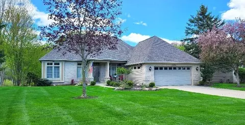 1698 Oakleigh Woods Dr NW #7, Grand Rapids, MI 49504