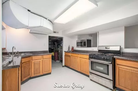 Kitchen - 4510 32nd St, Dorr, MI 49323 photo 1 of 2