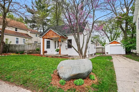416 Marietta St NE, Grand Rapids, MI 49505