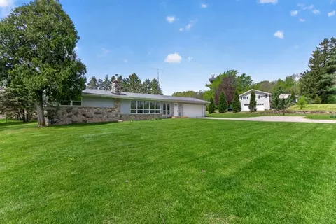 Exterior - 1114 Chapel Rd, Parma, MI 49269 photo 2 of 4