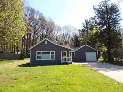3323 Blue Star Hwy, Saugatuck, MI 49453