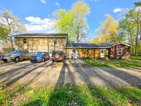 257 Edgewood Dr, Quincy, MI 49082