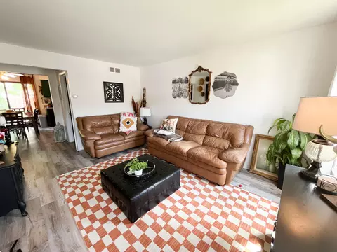 16369 Brittany Dr, Roseville, MI 48066