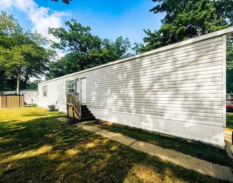 14787 Apple Dr #403, Fruitport, MI 49415