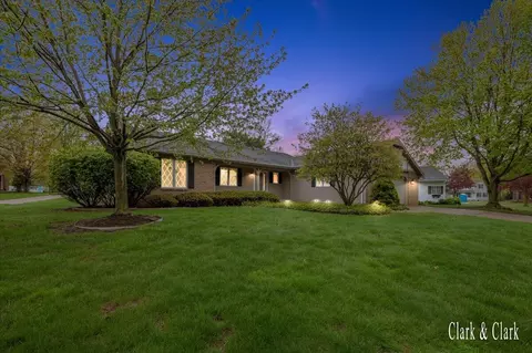 2220 Mission Hills Dr SE, Grand Rapids, MI 49546