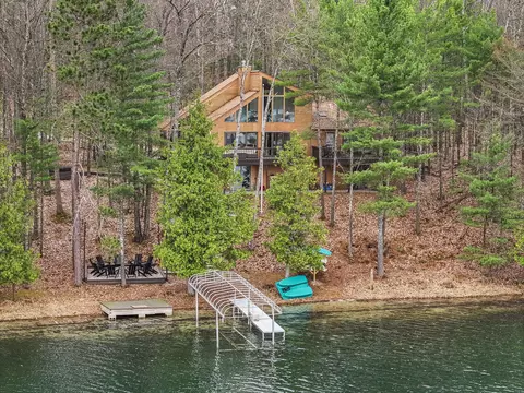 10 Island View Dr, Traverse City, MI 49696