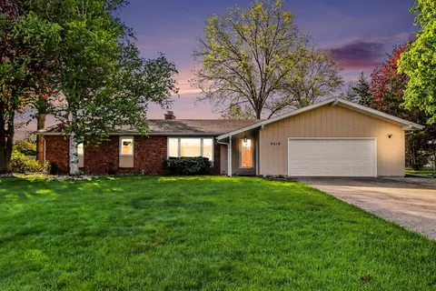 9419 Oakview Dr, Portage, MI 49024