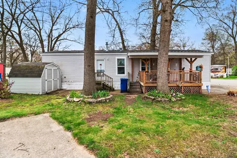 2262 Hallmark St, Muskegon, MI 49442