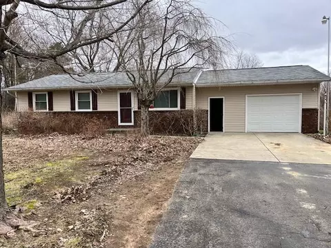 11899 S Van Kal St, Lawton, MI 49065