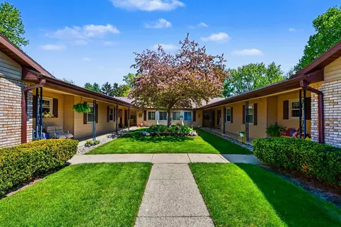 7486 Pine Grove Dr, Jenison, MI 49428