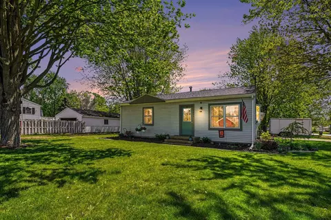 1691 Stratford Ave, Dorr, MI 49323