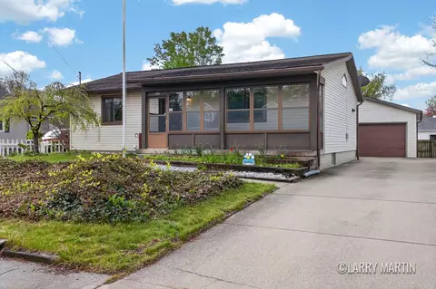 156 58th St SE, Grand Rapids, MI 49548