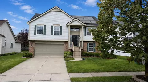 6590 Robindale Dr, Ypsilanti, MI 48197