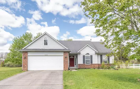 11000 Saddlebrook Dr, Pinckney, MI 48169