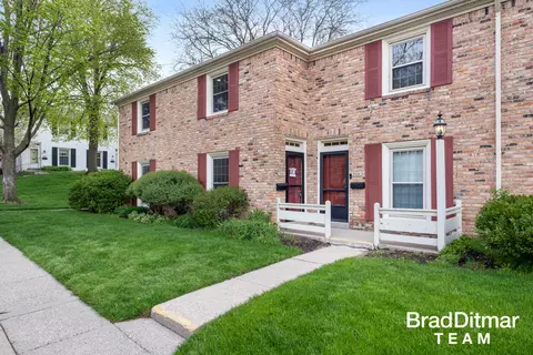 2436 Abbington Dr SE, Grand Rapids, MI 49506