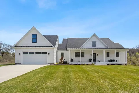 7834 Sandy Ln, Stanwood, MI 49346