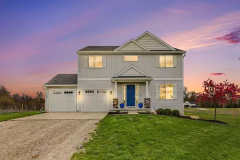 300 Cumberland Ave SE, Lowell, MI 49331