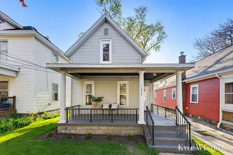1526 Coit Ave NE, Grand Rapids, MI 49505