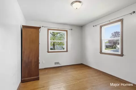 Bedroom - 6846 Aleda Ave SE, Grand Rapids, MI 49508 photo 1 of 10