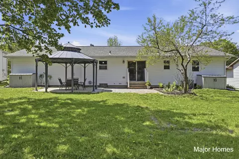 Exterior - 6846 Aleda Ave SE, Grand Rapids, MI 49508 photo 6 of 8