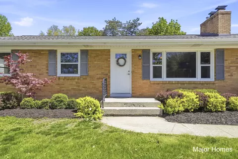 Exterior - 6846 Aleda Ave SE, Grand Rapids, MI 49508 photo 4 of 8