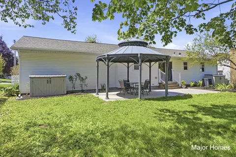 Exterior - 6846 Aleda Ave SE, Grand Rapids, MI 49508 photo 7 of 8