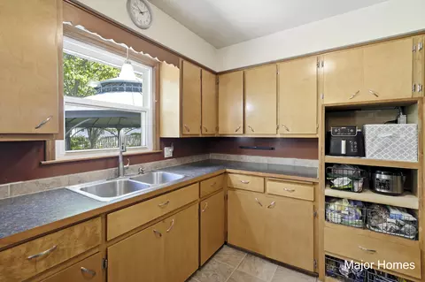 Kitchen - 6846 Aleda Ave SE, Grand Rapids, MI 49508 photo 2 of 3