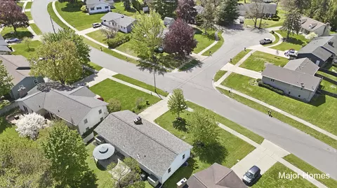 View/Area - 6846 Aleda Ave SE, Grand Rapids, MI 49508 photo 3 of 6