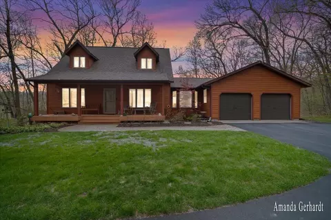 12449 Bailey Dr NE, Lowell, MI 49331
